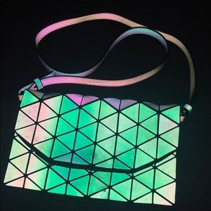 Reflective crossbody purse